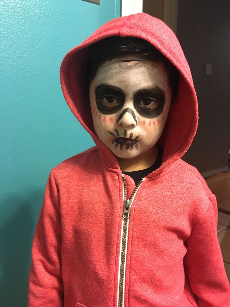 DIY Miguel Face Paint - Disney Pixar Coco Disneyland Halloween Costumes, Unisex Costumes, Skeleton Face Paint, Coco Party, Skeleton Girl, Pixar Coco, Skeleton Face, Skeleton Drawings, Baby First Halloween