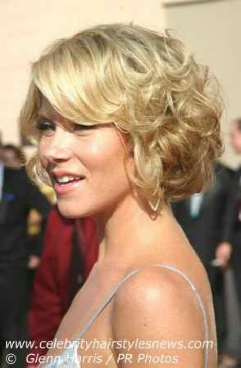 Christina Applegate Christina Applegate Hair, Cute Short Curly Hairstyles, Short Curly Bob Hairstyles, Formal Hairstyles For Short Hair, Christina Applegate, Bob Hairstyles With Bangs, Prom Hairstyles For Short Hair, Kampot, Short Curly Bob