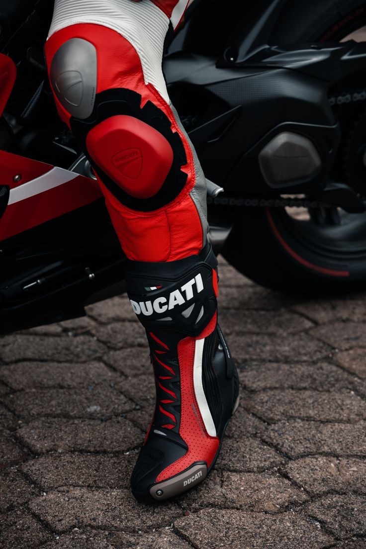 Motorbike Gears - Racing Shoes With Costume designs, Sizes and Colors
Stylish Shoes Red Aesthetic Images, Red Aesthetic Pictures, Ducati V4, Leather Boots Outfit, Motorbike Racing, Racing Shoes, Motorcycle Gear, Aesthetic Images, Red Aesthetic