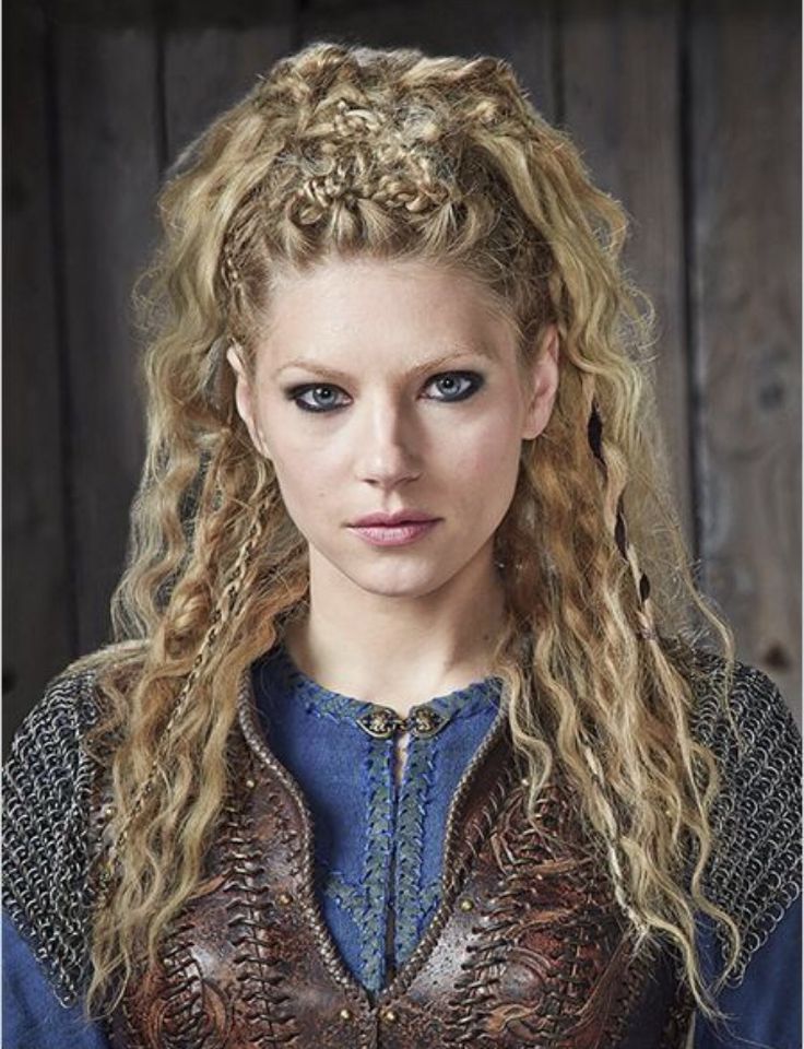 Ladgerda, VIKINGS. Katheryn Winnick Lagertha Hairstyle, Winnick Katheryn, Viking Costumes, Katheryn Winnick Vikings, Lagertha Hair, Vikings Lagertha, Costume Viking, Art Viking, Fire Energy