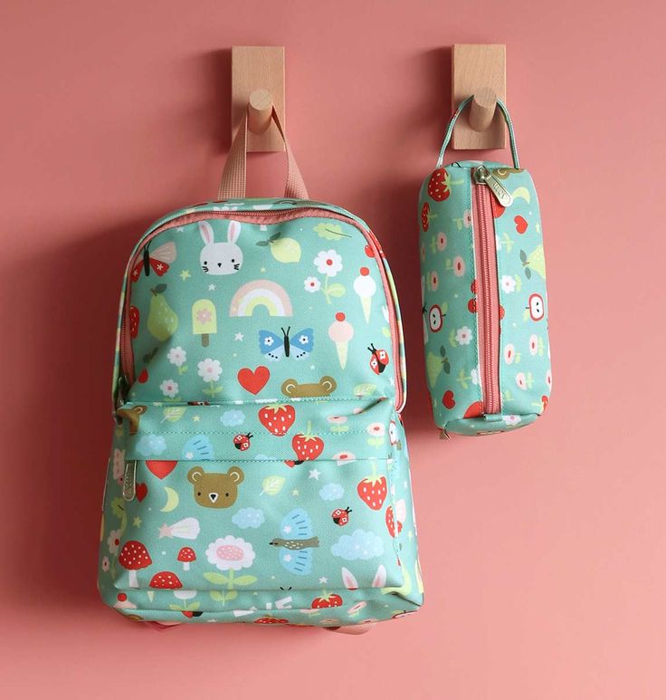 This little backpack is part of the collection of backpacks for toddlers, a special size available in different designs and lovely colours. The front pocket is ideal for keeping smaller items; there is an additional pocket inside and plenty of space for school lunches/snacks and a pencil case. Thanks to the front buckle, the adjustable padded shoulder straps do not fall off and the bag always stays in place. Specifications: Dimensions: 9.3 x 3.9 x 11.8 inches Material: lightweight polyester Capa Cute Student Backpack For Back To School, Cute Standard Backpack For Back To School, Cute Green Backpack For Back To School, Cute Backpack For Everyday Use And Back To School, Playful Pencil Case For Everyday Use, Back To School, Playful Pencil Case For Back To School, Playful Everyday Standard Backpack, Cute Pencil Case For End Of School Year, Cute Green Backpack For Everyday Use