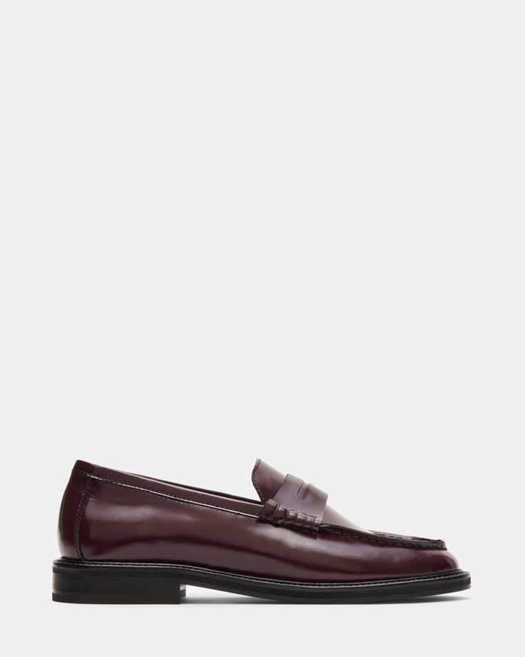 Classic Burgundy Loafers For Office, Elegant Burgundy Office Loafers, Burgundy Loafers, Burgandy Leather Shoes, Elegant Burgundy Leather Loafers, Burgundy Slip-on Loafers For Business, Business Professional Outfits, Loafers Outfit, Loafer Shoes Women