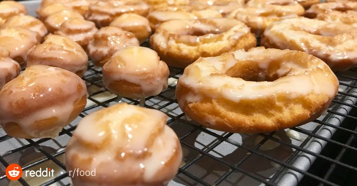 there are many donuts that are on the cooling rack and ready to be eaten