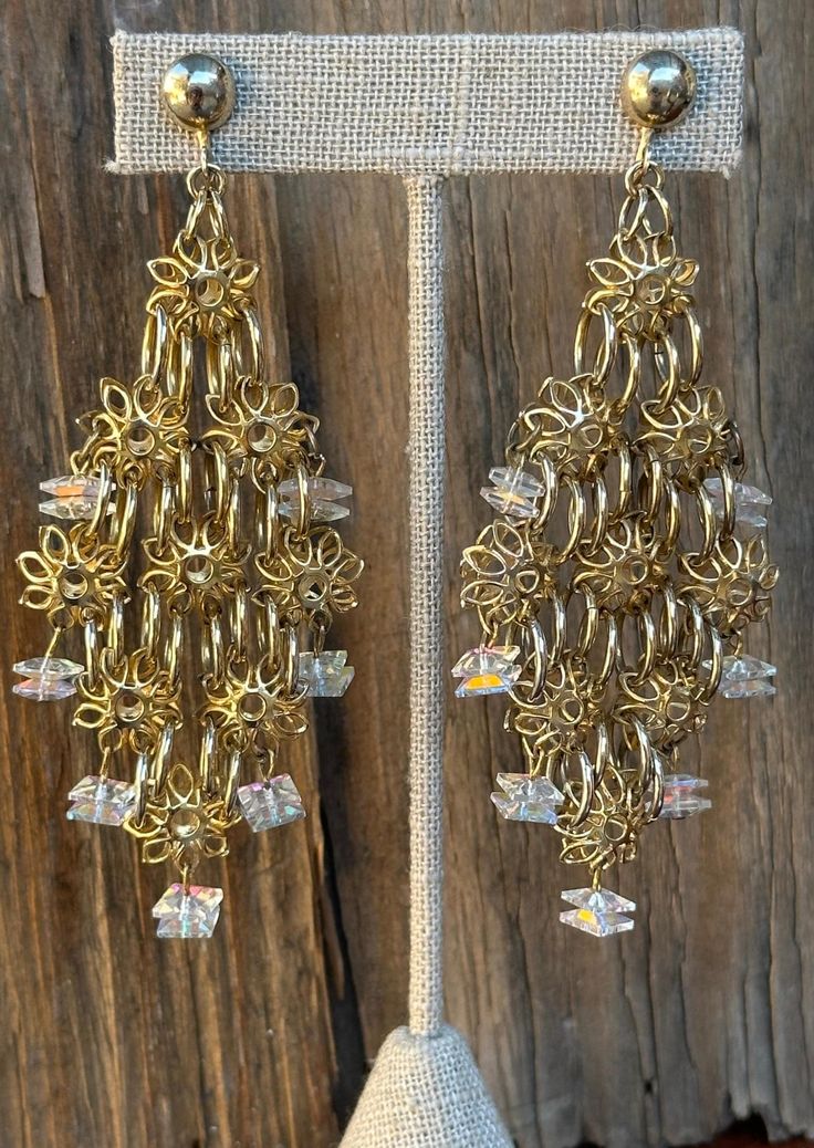 Vintage Coro Chandelier Drop Screw Back Earrings by VintageonVintage on Etsy Screw, Screw Back Earrings, Metal Chain, Gold Tone Metal, Favorite Jewelry, Gold Tones, Etsy Earrings, Jewelry Earrings, Display Homes