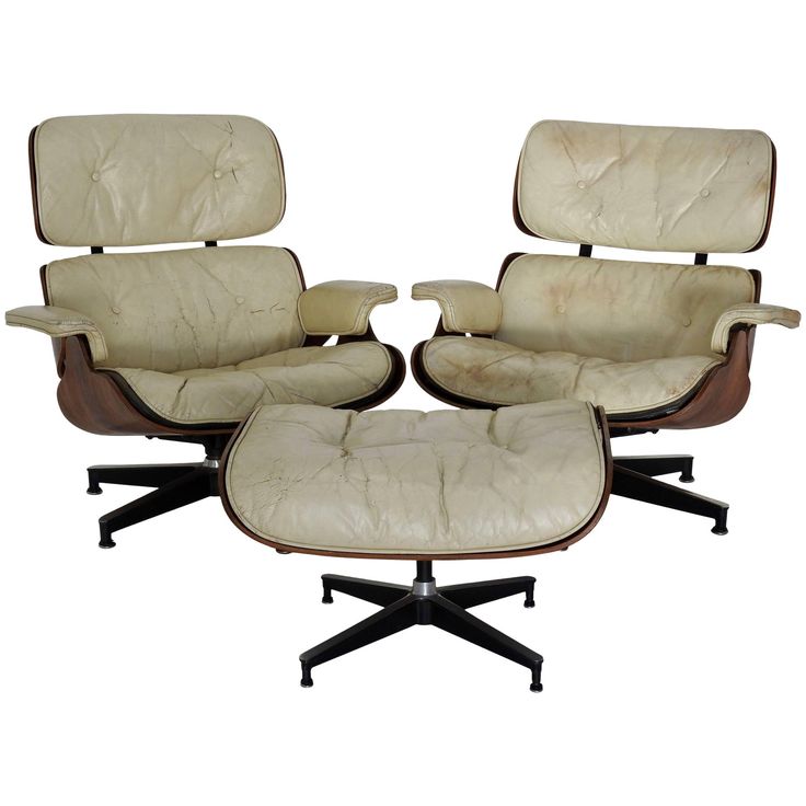 Pair of Mid-Century Herman Miller Eames Lounge Chairs With Ottoman ...