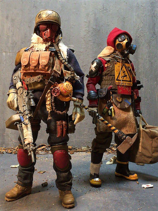 Japanese Designer Transforms Innocent Toys Into Post-Apocalyptic Nightmares - Album on Imgur Post Apocalyptic Costume, Apocalypse World, Apocalypse Art, Military Action Figures, Custom Toys, Thomas The Tank, Thomas The Tank Engine, Post Apocalypse, Military Gear