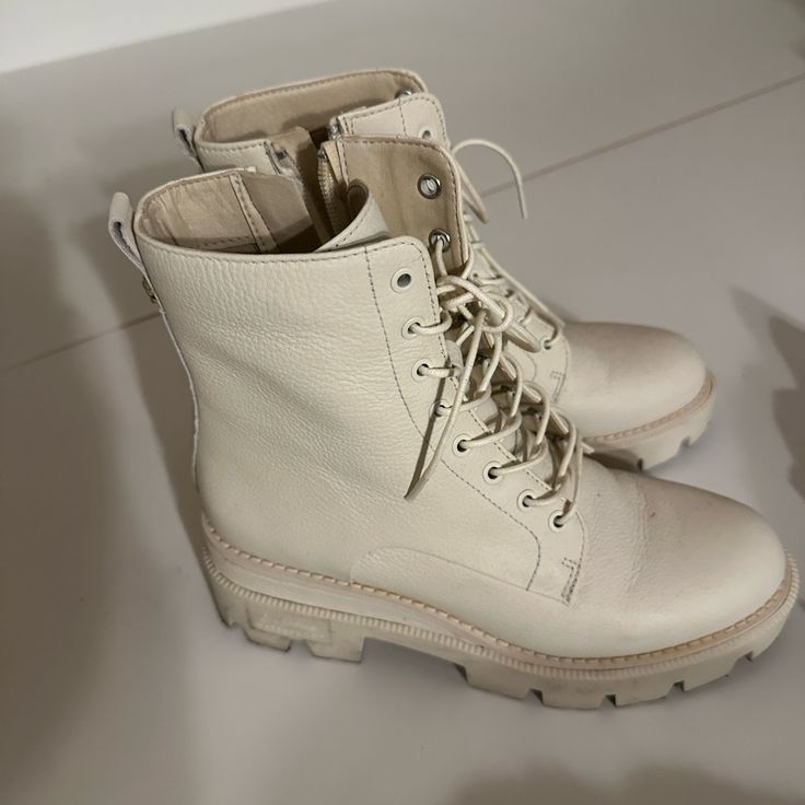 White Lace Up Boot With Inside Zipper Lightly Worn White Lace Up Boots, White Combat Boots, White Leather Boots, Combat Boot, Moto Boots, Lace Up Boots, Sam Edelman, White Leather, White Lace