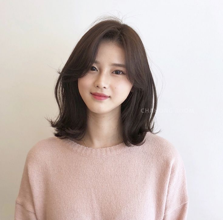 Model rambut Korean Short Hairstyle, Korean Short Haircut, Short Hair For Chubby Faces, Korean Hairstyles Women, Shot Hair, Short Hair Cuts For Round Faces, Korean Short Hair, Hair Style Korea, Bangs With Medium Hair