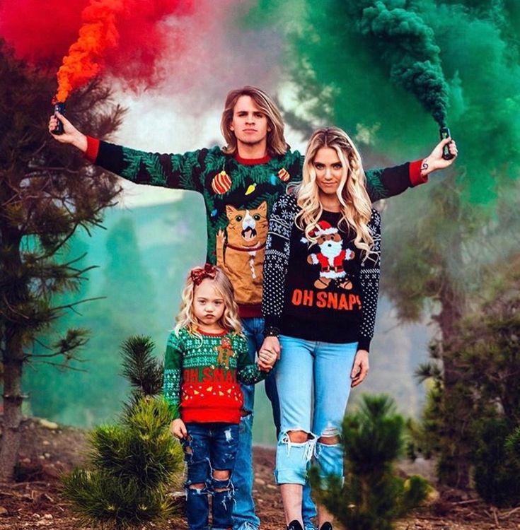 Cole, Savannah, and Everleigh LaBrant Savannah Soutas, Cole Labrant, Anime Festival, Sav And Cole, Christmas Pic, Cole And Savannah, Miss Us, Mommy Goals, Present Christmas