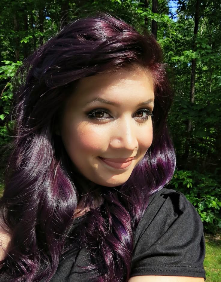 Dark Purple Hair Color, Dark Ombre Hair, Rambut Brunette, Dyed Hair Purple, Dark Purple Hair, Plum Hair, Violet Hair, Hair Color Purple, Burgundy Hair