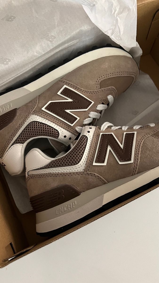 Brown shoe, brown sneaker, new balance, lifestyle shoe Best New Balance Shoes For Men, New Balance Aesthetic Men, Lifestyle Shoes For Men, Shoes Aesthetic For Men, Datt Shoes, Mens Shoes New Balance, New Balances Brown, Shoe New Balance, Men New Balance Shoes