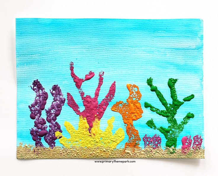 Coral Reef Art Project - Primary Theme Park Coral Reef Painting, Coral Reef Craft, Reef Painting, Ocean Art Projects, Coral Painting, Art Elementary, Coral Reef Art, Building Bridges, Glow Art