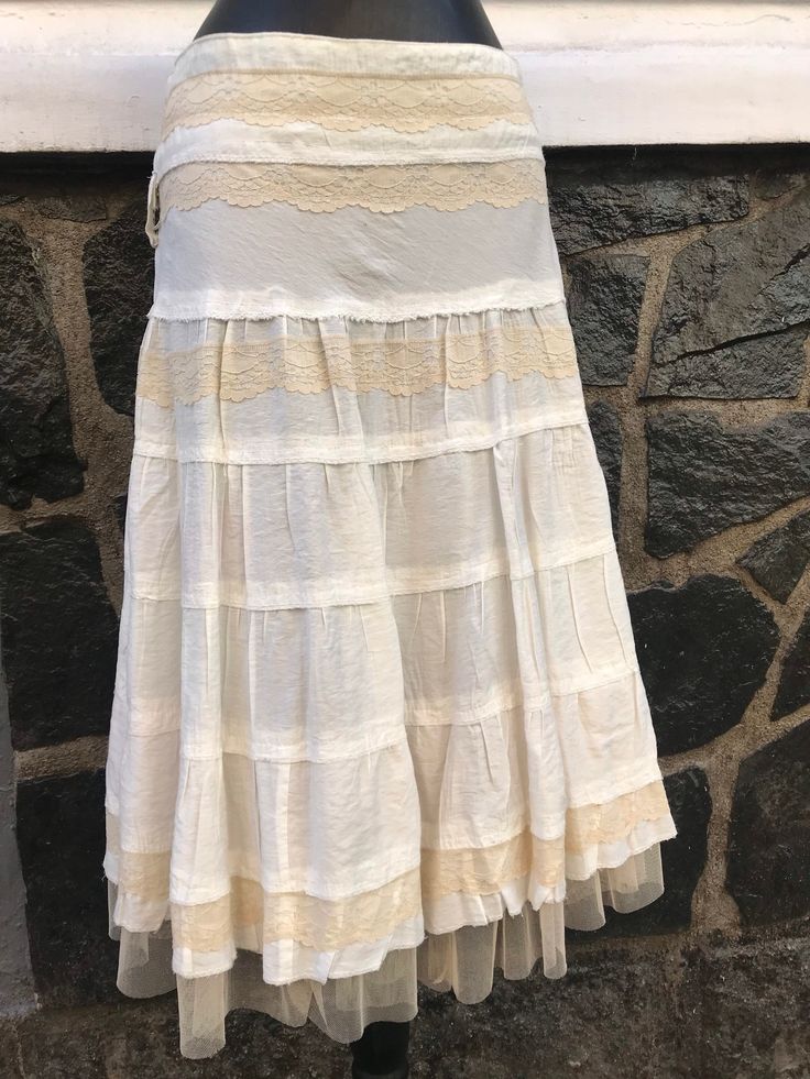 Gorgepus skirt with lace embellishments and tulle at the hem . Labeled as size 40 , fits like S / M . Waist 74 cm , length 67 cm . Very good condition 90s Bohemian, Lace Embellishments, Boho 70s, Boho Rock, Hippie Skirts, Runway Fashion Couture, Bohemian Skirt, 70s Show, Skirt With Lace