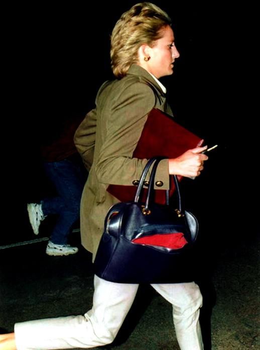 Poor Diana being chased by paparazzi. | Lady diana, Diana, Princess diana