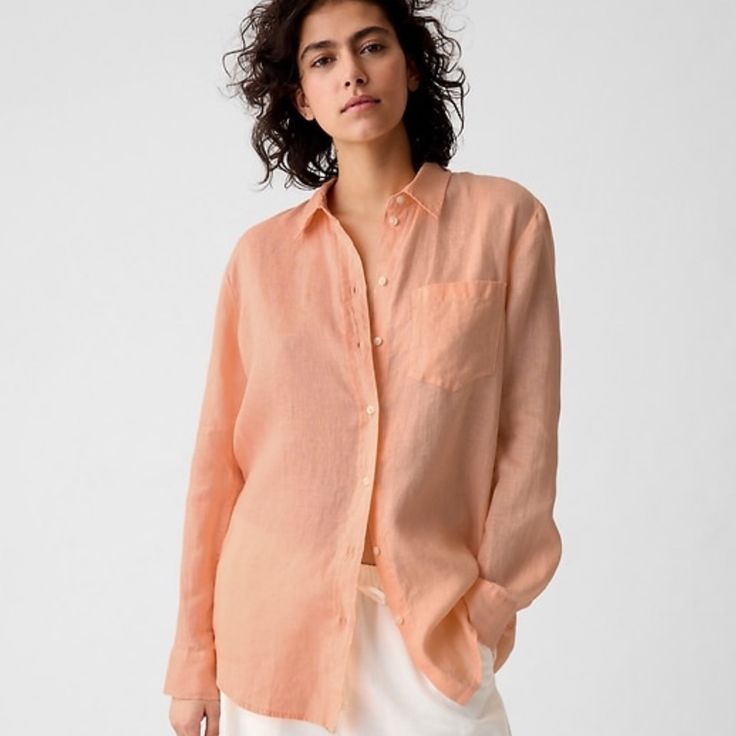 New W Tags So Pretty Lux Gap Linen Tops For Workwear, Gap Linen Summer Shirt, Gap Linen Spring Shirt, Spring Linen Shirt By Gap, Gap Linen Shirt For Spring, Gap Linen Button-up Shirt, Gap Linen Shirt With Relaxed Fit, Gap Relaxed Fit Linen Shirt, Casual Linen Tops By Gap