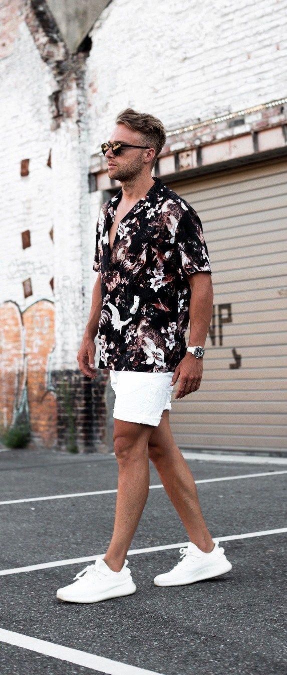 Simple Hawaiian Shirt For Men #MensFashionStyle Men’s Hawaiian Shirt Outfit, Men Summer Shirt, Beach Look Men, Hawaiian Shirt Outfit Mens, Cool Summer Outfits Men, Beach Shirts For Men, Hawaiian Outfit For Men, Hawaiian Shirt Outfit, Beach Outfit Men