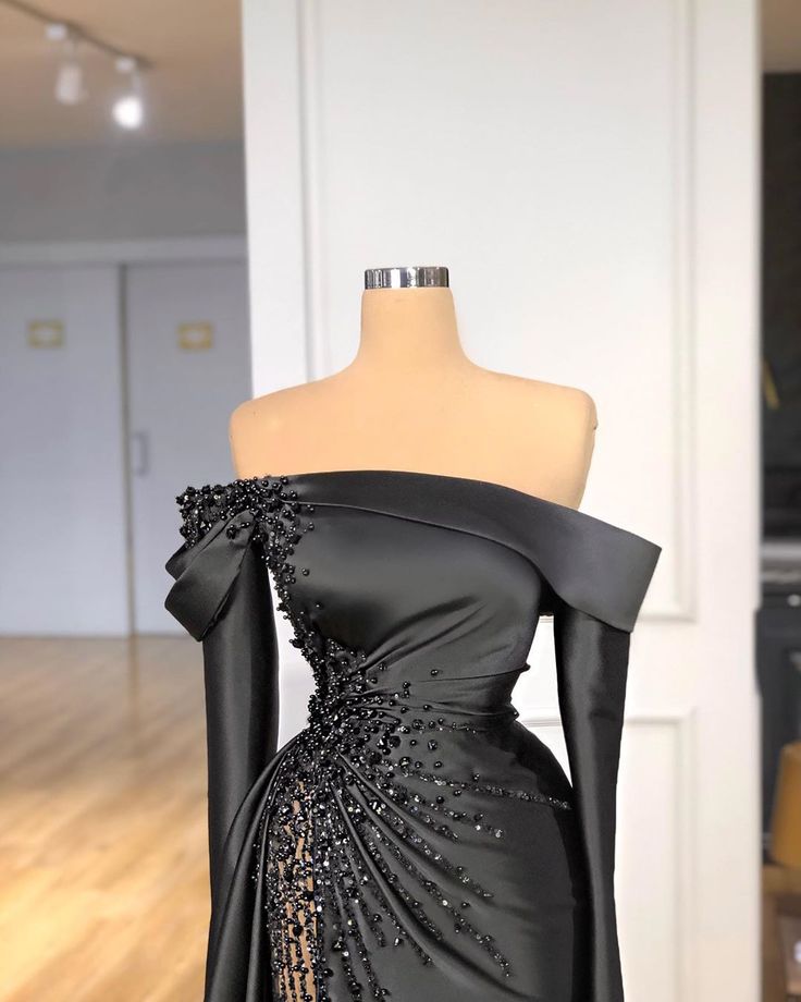 Valdrin Sahiti on Instagram: “4🖤 tonight .... #valdrinsahitiofficial  #valdrinsahitiii” Black Prom Dresses Mermaid, Valdrin Sahiti, Mermaid Gown Prom, Wedding Dress Sequin, Elegant Black Dress, Womens Prom Dresses, Black Prom Dress, Wedding Dresses Satin, Black Prom