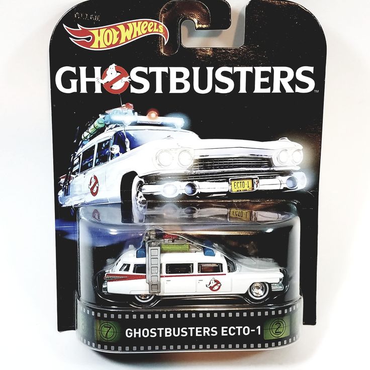 hot wheels ghostbusters ecto 1 / 64 scale diecast vehicle set with white car