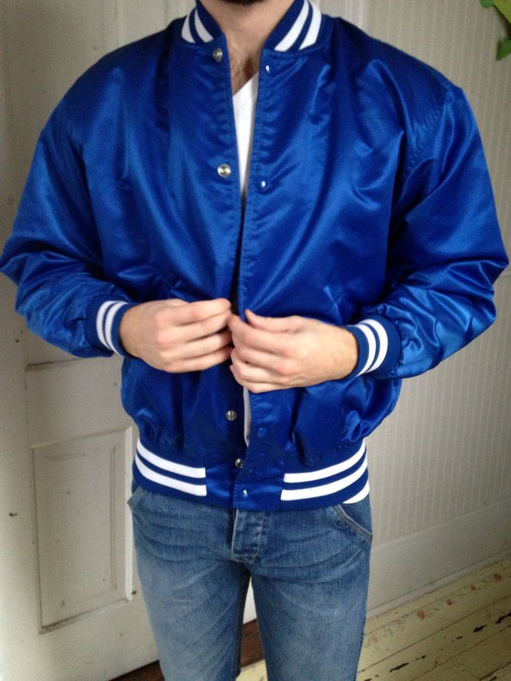 Men's cobalt blue satin sports bomber jacket Mens Outfits Blue, Blue Jacket Outfits Men, Letterman Jacket Pictures, Streetwear Outfit Men, Royal Blue Jacket, Vintage Street Style, Baseball Jackets, Blue Jacket Men, Outfits Hombre