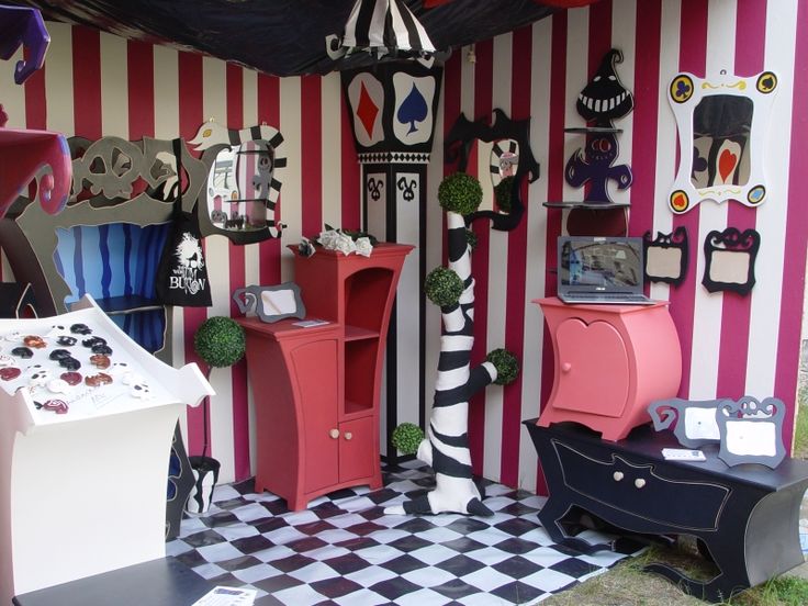 Home | raxfox-design | Alice in wonderland room, Alice in ...