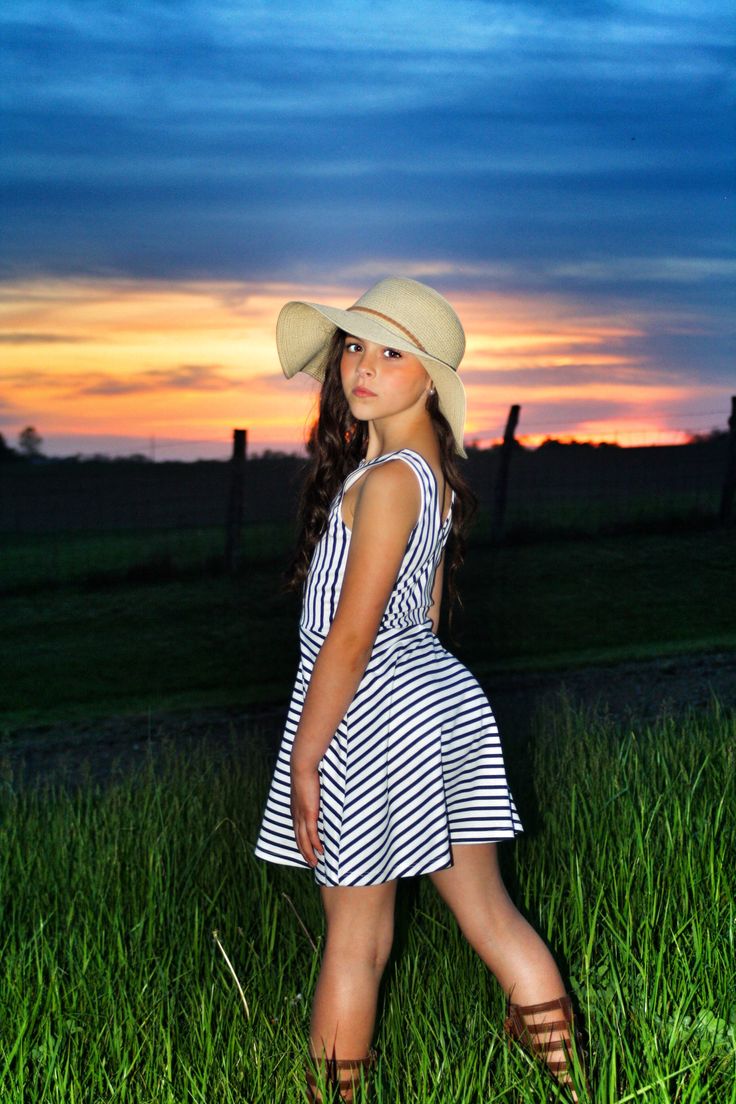 Little girl modeling, child model girl, photography sunsets, child photography, little girl photography, summer photography little girl Photography Summer, Child Photography, Girls Outfits, Kids Swimwear, Fashion Gallery, Swimwear Girls, Summer Photography, Mini Fashion