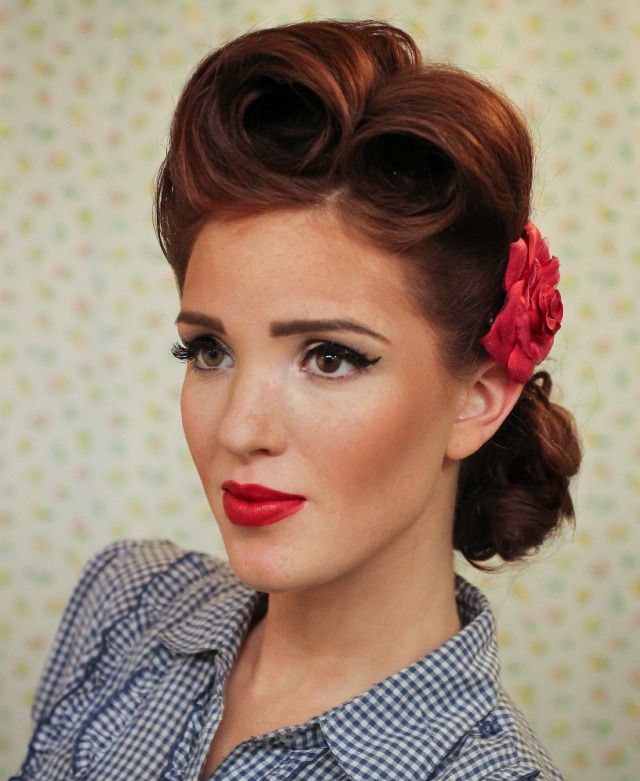 Elegant vintage hairstyle tutorials that will take you back in time Easy Vintage Hairstyles, Pin Up Curls, Vintage Updo, Vintage Hairstyles Tutorial, 1950s Hairstyles, 50s Hairstyles, 1940s Hairstyles, Pin Up Hair, Retro Hairstyles