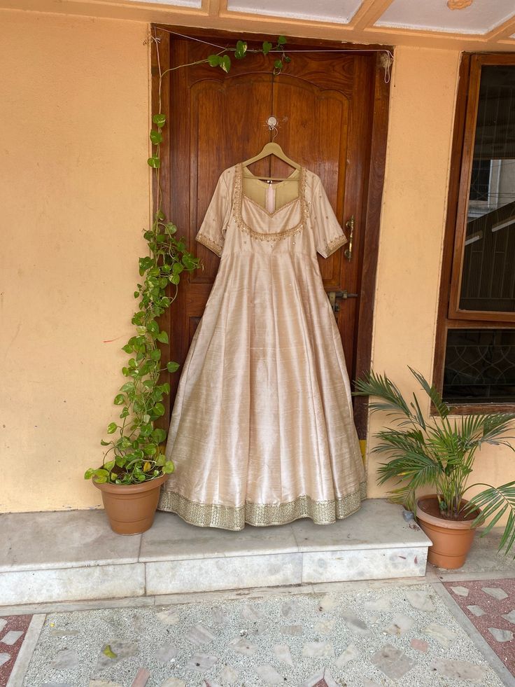 Cream Color Anarkali Indian Outfits, Raw Silk Anarkali, Cream Colour Anarkali Dress, Beige Anarkali Dress, Beige Anarkali Suits, Beige Anarkali, Raw Silk Anarkali Dresses, Cream Suits Women Indian, Raw Silk Dress Designs