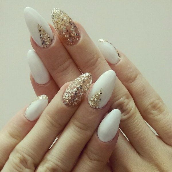 Almond Shaped White Gold Nails. Gold Nail Polish Designs, Nagel Stamping, White Nails With Gold, Nails Elegant, Gold Nail Polish, Gold Nail Designs, Gold Nail Art, Gold Glitter Nails, Nails Yellow