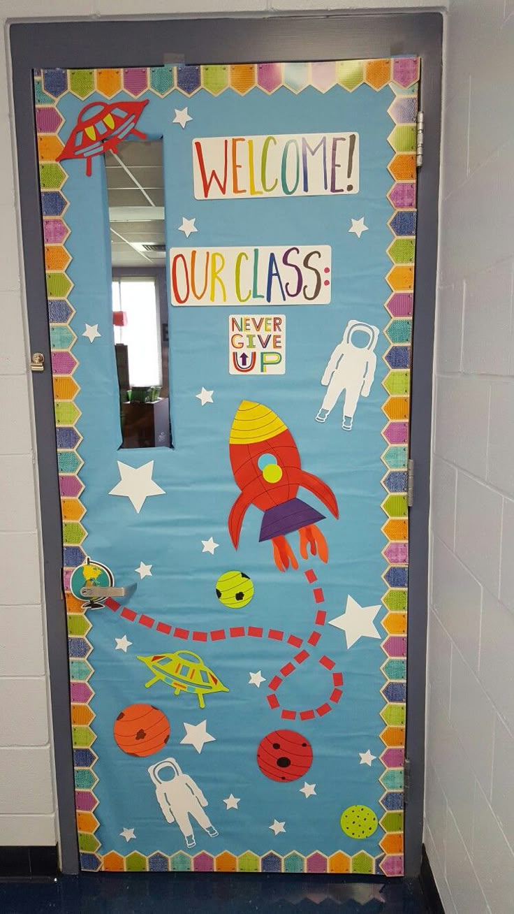 Pin by Vanessa Cezaria on maternal | Door decorations classroom, Space ...