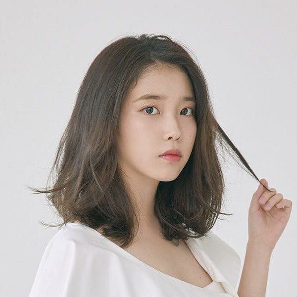 ✿ pinterest: @Shinozaki Iu Short Hair, Iu Hair, Korean Short Hair, Lee Ji Eun, Shoulder Length Hair, Korean Hairstyle, Korean Beauty, Medium Hair, Shoulder Length