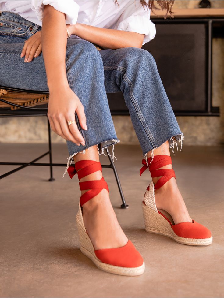 Red Espadrilles Outfit, Espadrilles Outfit Summer, Espadrilles Outfits, Fairytale Shoes, Red Espadrilles, Travel Pouch, Espadrilles Wedges, Work Outfit, Sunnies