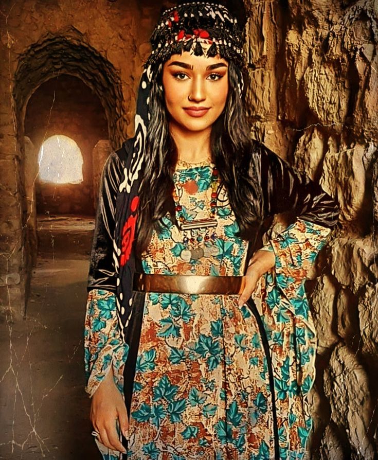 https://flic.kr/p/2jx52BT | Kurdish lady in her traditional clothing | Thank you for your visit You can to add to any group. I would appreciate if you could share this. Evîna me Kurdistan e, evîna Kurdistanê Serxwebûn e. EY MILLETI KURD DEST BIDIN DESTE HEV Kurdistan welatekî bi xêr û bêr e, li welatê xwe xwedî derkevin. Zimanê Kurdî rûmeta me ye, Kurdî biaxifin, Kurdî binivîsînin, Kurdî bixwînin û Kurdî guhdar bikin... Woman Life Freedom, The Meaning Of Love, Muslim Memes, Reason To Live, Kurdish Dress, South Asian Aesthetic, Old Warrior, Folk Dress, Folk Dresses