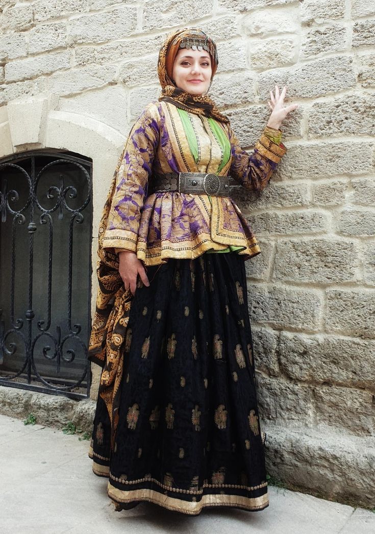 Azerbaijan Traditional Clothing, Azerbaijan Traditional Dress, Azerbaijan Clothing, Azerbaijan Culture, Persian Clothing, Boho Plus Size, National Clothes, Africa Dress, National Dress