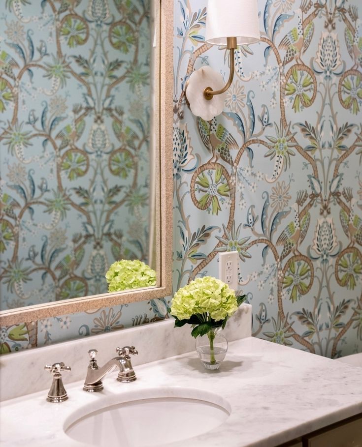 Botanical Wallpaper Powder Room | Green wallpaper, Botanical wallpaper ...