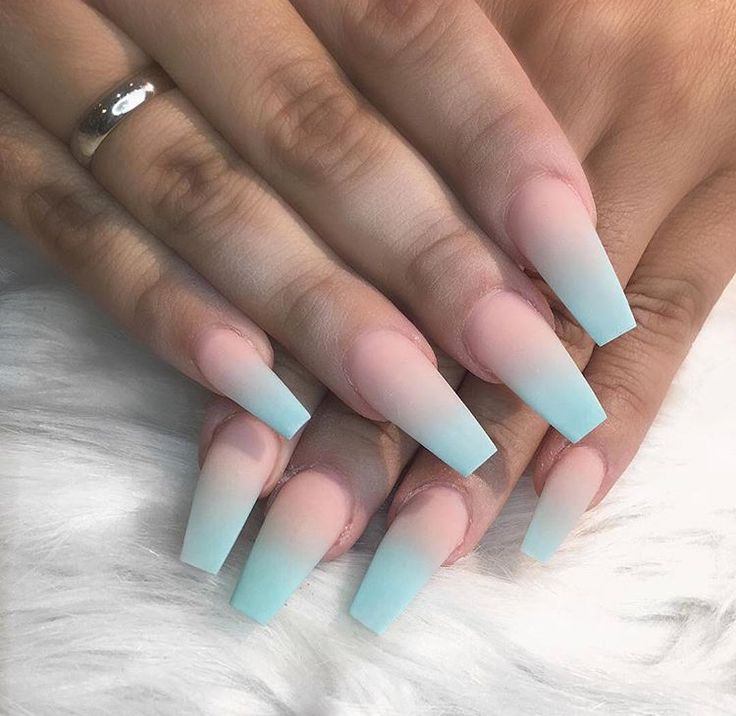 Pink and Blue ombré mani Reveal Nails, Gender Reveal Nails, Blue Toe Nails, Purple Chrome Nails, Blue Ombre Nails, Pink Ombre Nails, Blue Acrylic Nails, Ombre Acrylic Nails, Transparent Nails