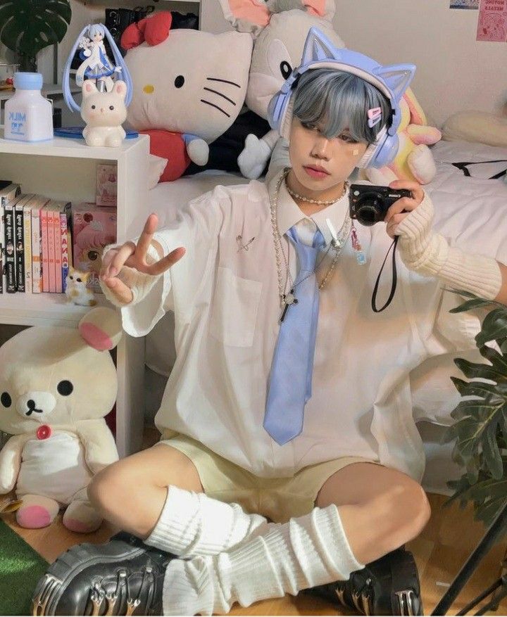 Japanese Harajuku Fashion Men, Masc Coquette, Masc Coquette Outfits, Male Kawaii Fashion, Sanrio Male Outfits, Kawaii Mens Fashion, Juminocore Outfit Male, Male Cutecore Outfits, Sanrio Outfits Boy