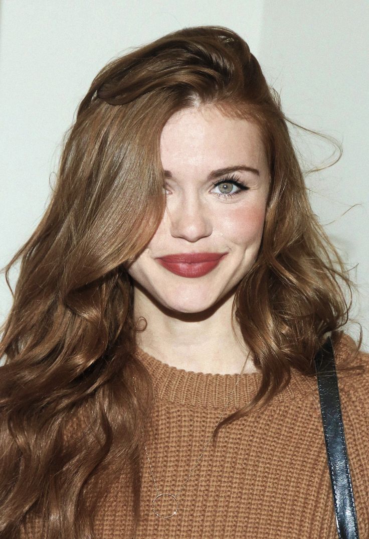 Holland Roden Foreign Girl, Overnight Hair Mask, Morning Hair, Overnight Hairstyles, Real Hair Extensions, Holland Roden, Lydia Martin, Hair Color Light Brown, Hair Color Auburn