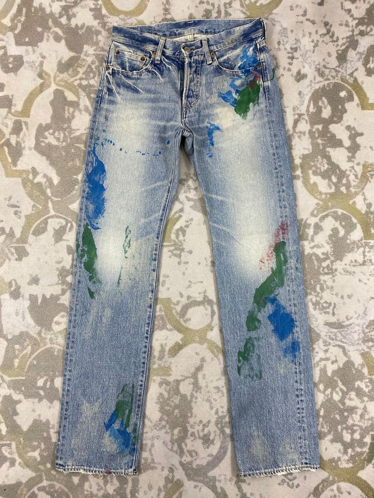 30x33 Distressed Blue Vintage Japanese Painter Jeans Denim- JN3604 Size: 30 Actual measurement (inches): Waist - 30 Front Rise - 9.5 Hips - 40 Thigh - 11 Knee - 8 Leg Opening - 15 Inseam - 33 Outseam - 43 Material : Cotton    #JN3604 Pre-washed Recycled Denim Blue Jeans, Fitted Pre-washed Blue Jeans, Pre-washed Straight Leg Denim Blue Jeans, Ripped Fitted Jeans In Recycled Denim, Blue Straight Leg Rigid Denim Jeans, Fitted Ripped Jeans In Recycled Denim, High Rise Bleached Blue Jeans, Fitted Straight Leg Bleached Jeans, Multicolor Mid-rise Denim Jeans