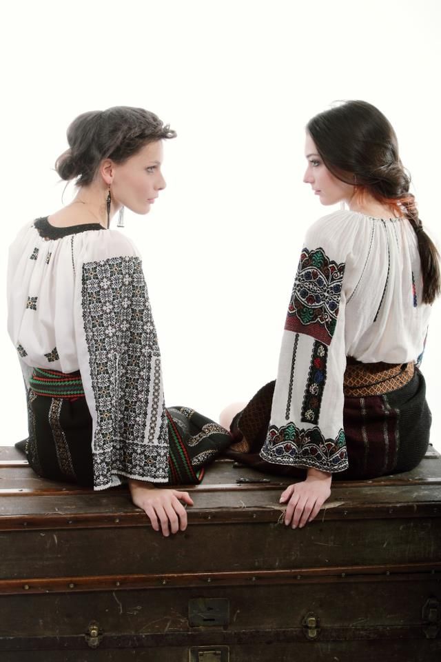 Romanian folk costumes - modern interpretation. More reasons to visit Romania here: https://www.facebook.com/YouShouldVisitRomania Romanian Design, Modern Folk Embroidery, Romanian Blouse, Traditional Textiles, Visit Romania, Modern Folk, Ethno Style, Hippy Chic, Fade Styles