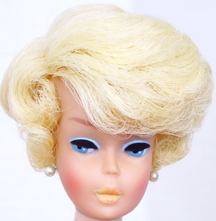 VHTF Ultra Rare Vintage Platinum European Side Part Bubblecut Barbie ...