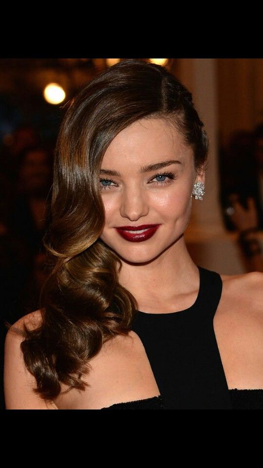 Miranda Kerr Wedding Hairstyles And Makeup, Side Part Hairstyles, Really Long Hair, Top Models, Celebrity Beauty, Side Part, Formal Hairstyles, Miranda Kerr, Red Lipstick