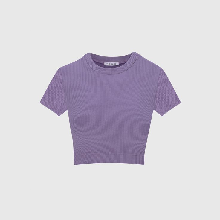 Classic Crop short t-shirt. Simple, minimalist style and comfortable stretch fabric. This is an ideal base for any closet. Great for hot days. Beautiful soft purple shade. All our shirts were made in Poland with attention to every detail and respect for the environment and workers. Locally produced cotton fabric. S/M : bust 36 cm, length 35 cm Occasional Outfits, Purple Shirts, Crop Top Purple, Purple Tops, Short T Shirt, Purple Shirt, Soft Purple, Hot Days, Minimalist Style