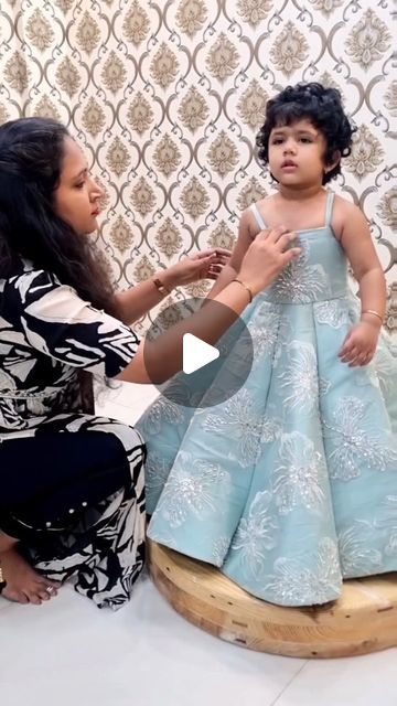 Kids Girls Dress Design, Cotton Frocks For Kids Pattern, Frocks Design For Kids, Frock Stitching Ideas For Kids, Frocks And Gowns For Kids, Gowns Dresses For Kids, Baby Frock Ideas, Baby Girl Gown Designs, Kids Dress Stitching Ideas