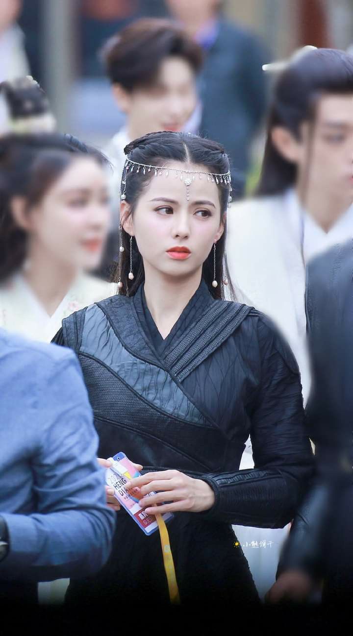 Traditional Clothes, Chinese Traditional, Couture Dresses, Traditional Dresses, Traditional Outfits, Victorian Dress, Drama, Bts, China