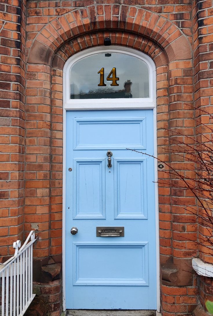 Personalised hand crafted gold leaf effect transom fanlight house door numbers with black shadow. For application to outside of any window or suitable surface, great gift idea for new home owners or for brightening up your front door! All numbers are prepared for easy application and will be delivered with clear instructions as how to do so.  Free UK postage with Royal Mail first class. Same day dispatch if ordered before 1pm.  If you have any questions or specific requirements please drop me a Front Door Number, Window Front Door, Front Door Numbers, Front Door Styles, Victorian Door, New Home Owners, Gorgeous Doors, Door Number, Front Doors With Windows