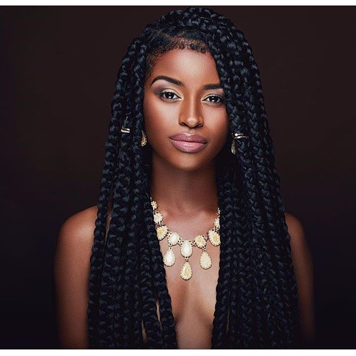 Nattes avec rajouts sur cheveux afro crépus naturels Natural Afro Hairstyles, African Beauty, African Hairstyles, Afro Hairstyles, African Women, Black Is Beautiful, Braid Styles, Hair Hacks, Beauty Women