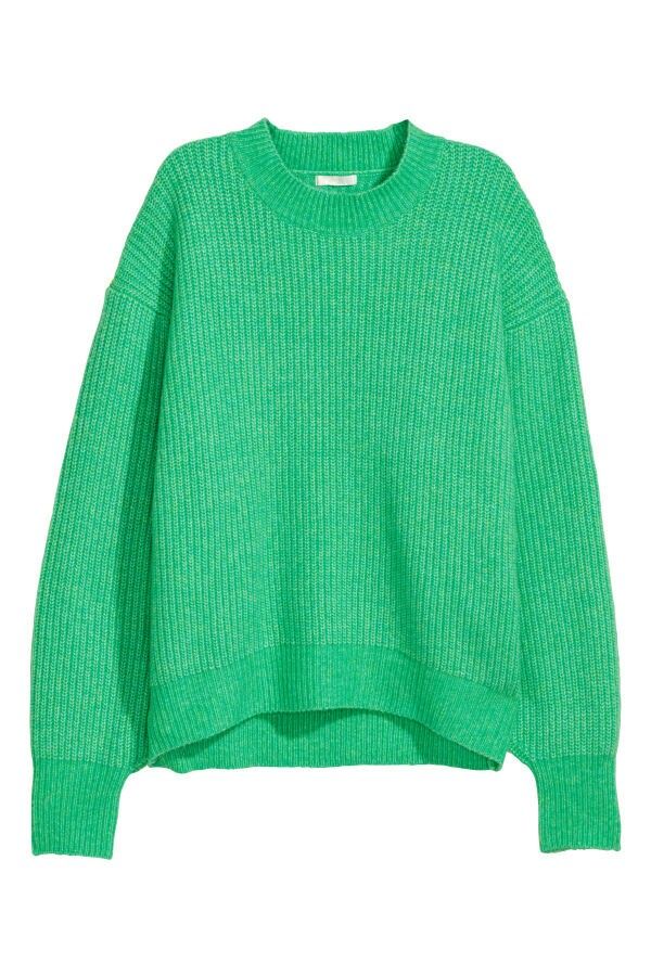 H&M Women Rib-Knit Green Sweater Winter Wardrobe Essentials, Winter Top, Outfit Winter, Winter Tops, Ribbed Knit Sweater, H&m Women, Winter Essentials, Green Sweater, Winter Sweaters