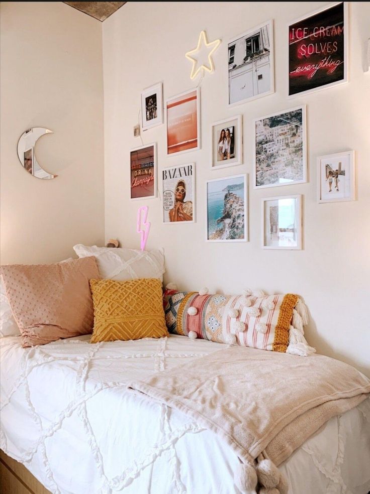 21 Beautiful Picture Wall Collage Ideas For Your Bedroom To Copy ...