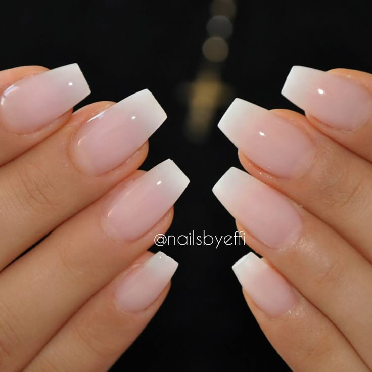 Sieh dir dieses Instagram-Foto von @nailsbyeffi an • Gefällt 5,675 Mal Faded Nails, Natural Acrylic Nails, Unghie Sfumate, French Manicure Designs, Dermal Piercing, Ombre Nail Designs, Classy Acrylic Nails, Super Nails, Manicures Designs