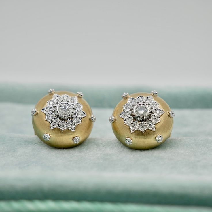 Buccellati - Macri Classica - Button Earrings with Diamonds Luxury Yellow Gold Earrings For Ceremonial Occasions, Luxury Yellow Gold Ceremonial Earrings, Luxury Round Earrings For Ceremonial Occasions, Luxury Ceremonial Yellow Gold Earrings, Elegant Ceremonial Earrings, Formal Round Diamond Earrings With Polished Finish, Classic Gold Cluster Earrings For Formal Occasions, Traditional Yellow Gold Clip-on Earrings For Formal Occasions, Traditional Diamond Earrings With Accents For Formal Occasions